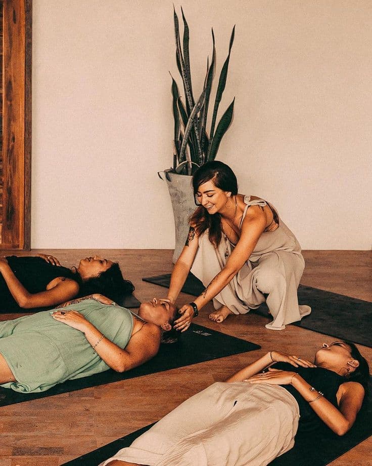 Facilitadora de la red durante una sesión en un hotel